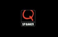 Sul lavoro con gli abiti Spanner Q