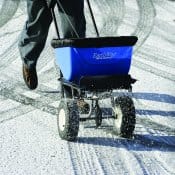 Spargisale contro neve e ghiaccio