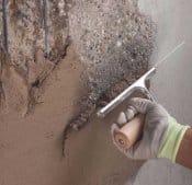 Mapei: Rasare e riparare con un solo prodotto