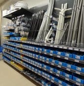 Intrac: scaffalature e banchi cassa per il punto vendita