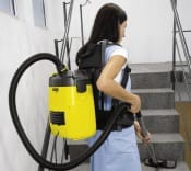 L’aspirapolvere? Sulle spalle!