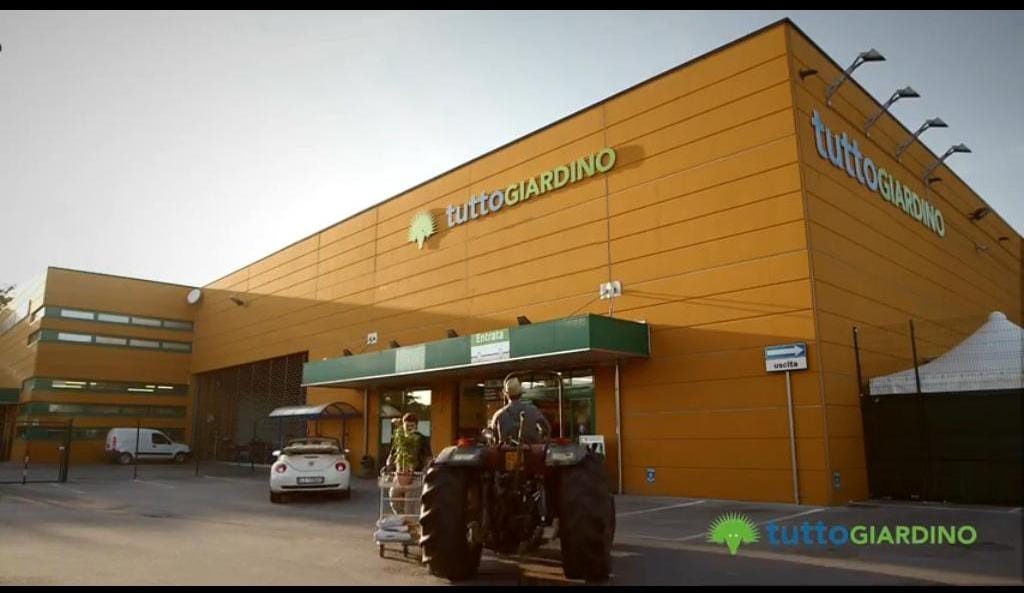 Il nuovo spot di Tuttogiardino punta sull'ironia