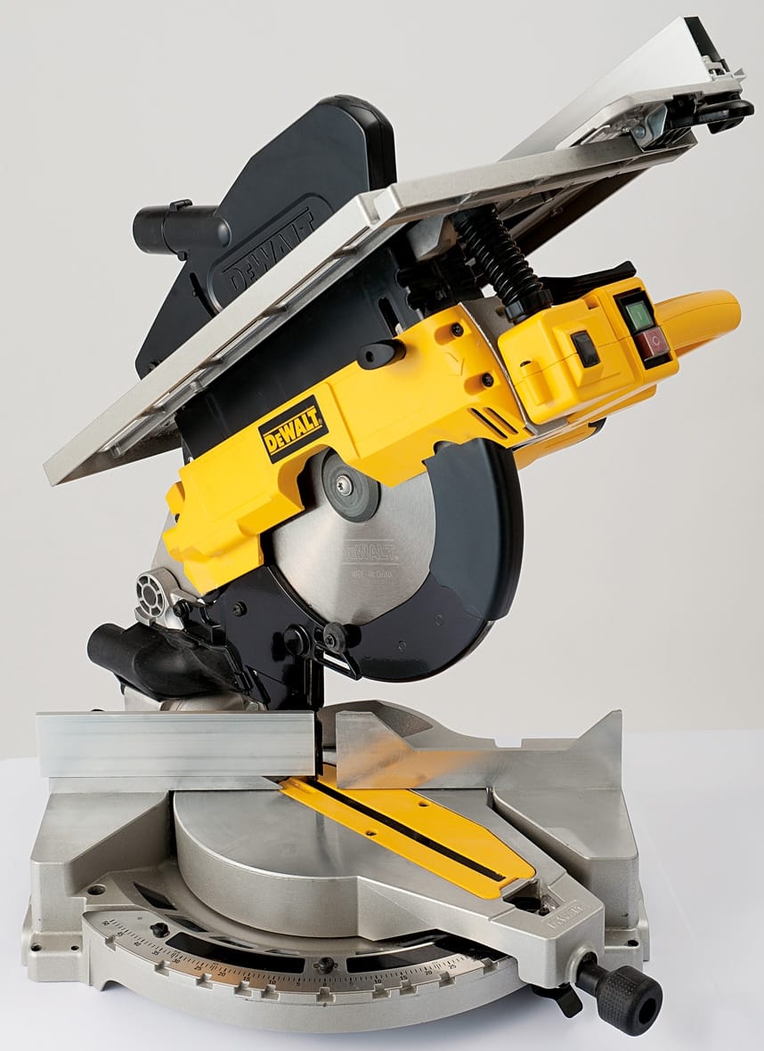 Rapida e precisa: è la troncatrice D27113 di DeWalt