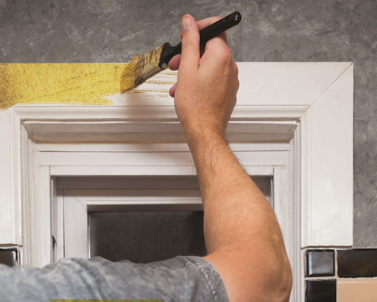 Finiture e smalti per il bricolage