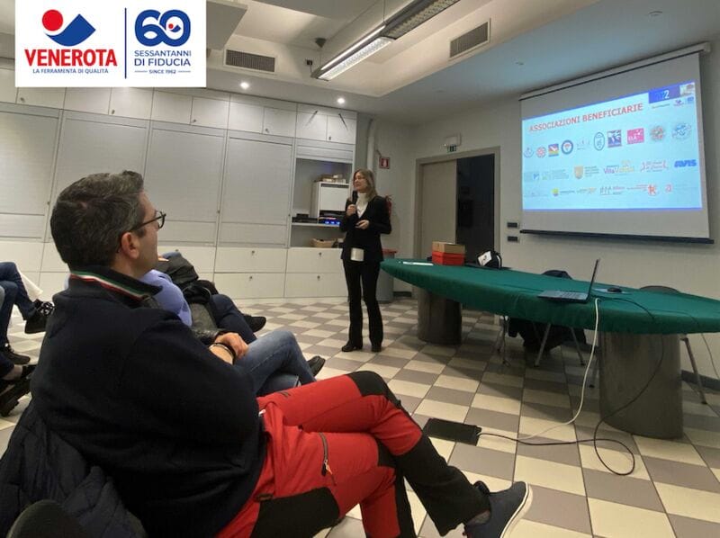 Ferramenta Venerota per un Natale solidale!