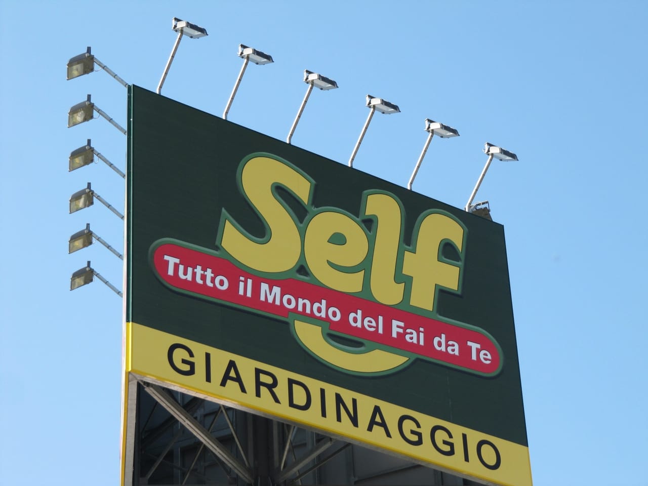Self fa il punto sulle sue novità