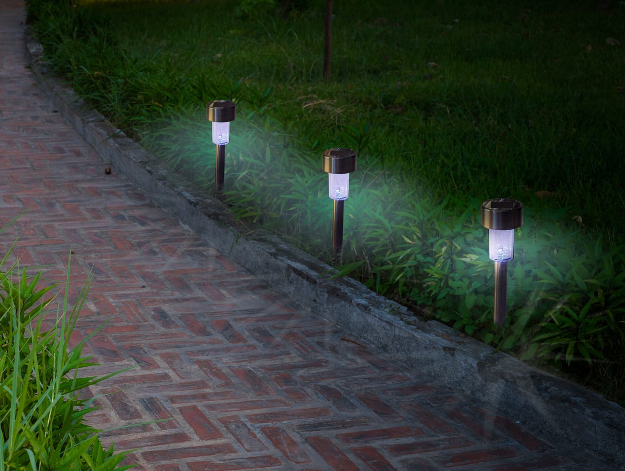 Prodotti per illuminare il giardino