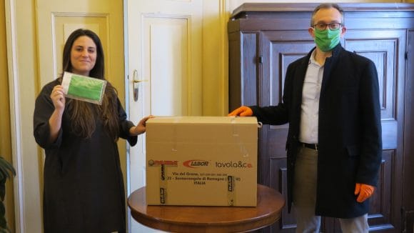 Sodifer riconverte la produzione in mascherine e ne dona 600 alla Protezione Civile