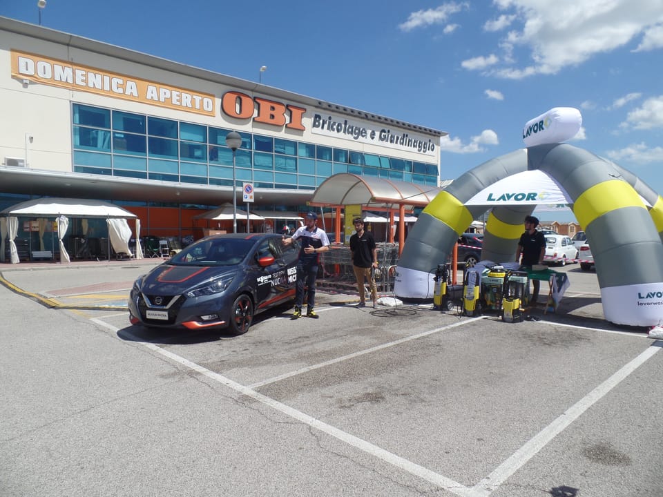 Lavorwash e Ma-Fra lavano l’auto da OBI 13