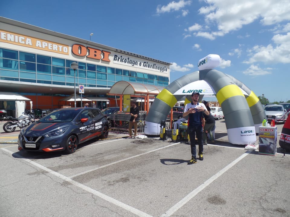 Lavorwash e Ma-Fra lavano l’auto da OBI 14