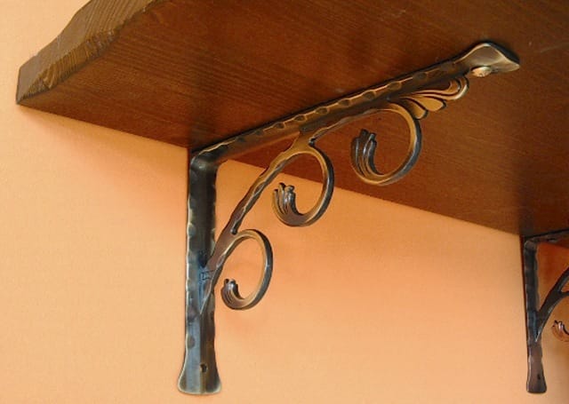 Veca e il reggimensola per ogni esigenza 2