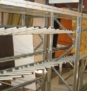Centro bricolage vende attrezzature 15