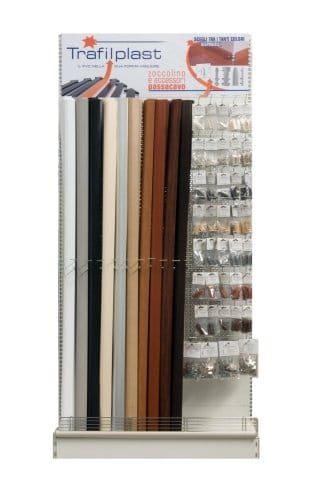Zoccolino passacavo in pvc 2
