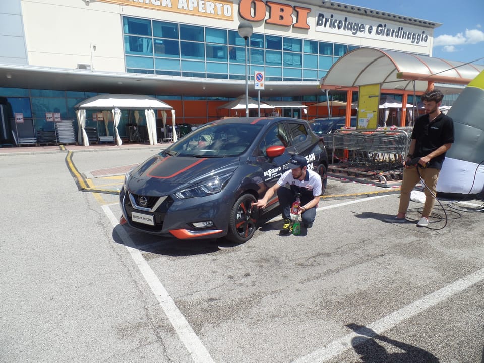 Lavorwash e Ma-Fra lavano l’auto da OBI 4
