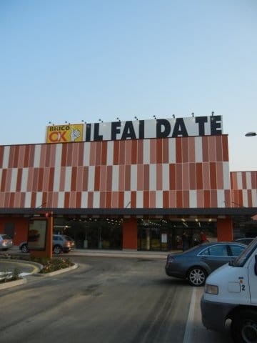 Nel cuneese Brico Ok specialista nel reparto legno 2