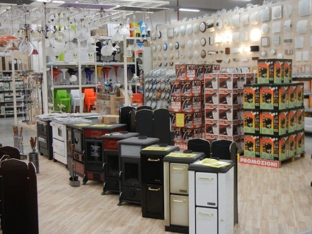 Nel cuneese Brico Ok specialista nel reparto legno 4