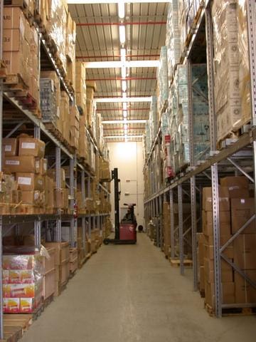 La merce sfiora gli scaffali: quando si dice velocità nelle consegne 9