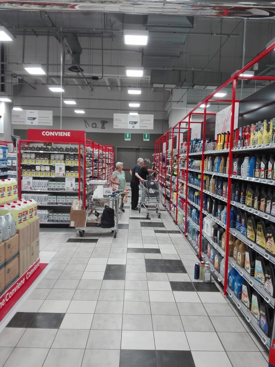 Aperto a Milano il primo corner Brico io in un ipermercato 3