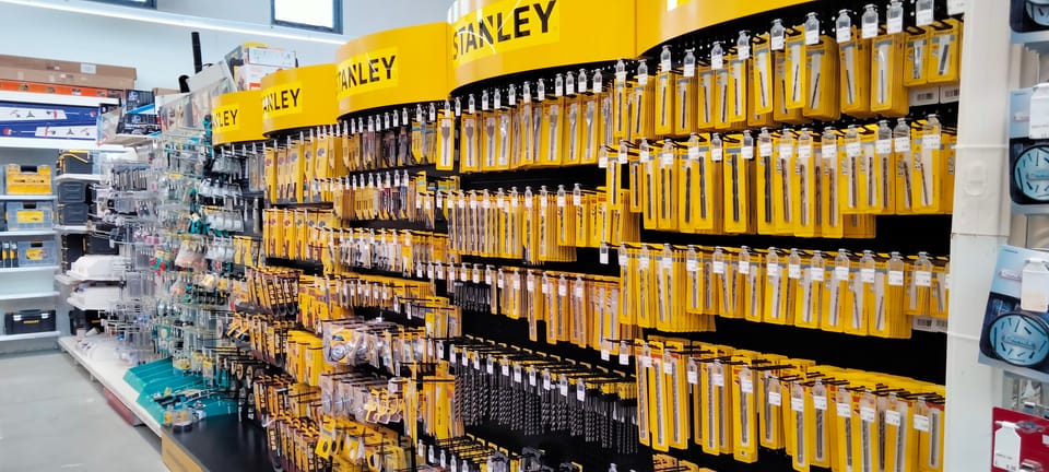 Restyling per il Bricolarge di Orbetello: aumentati del 30% i metri lineari 11