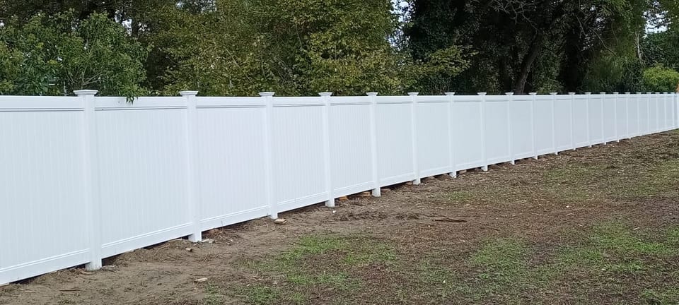Recinzioni in PVC e titanio 2