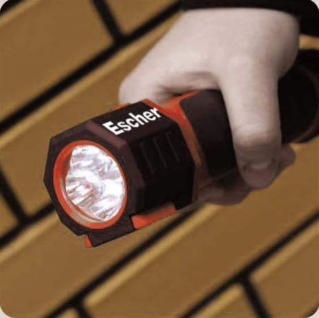 Escher: Torcia, luce d'emergenza o lampada? 2