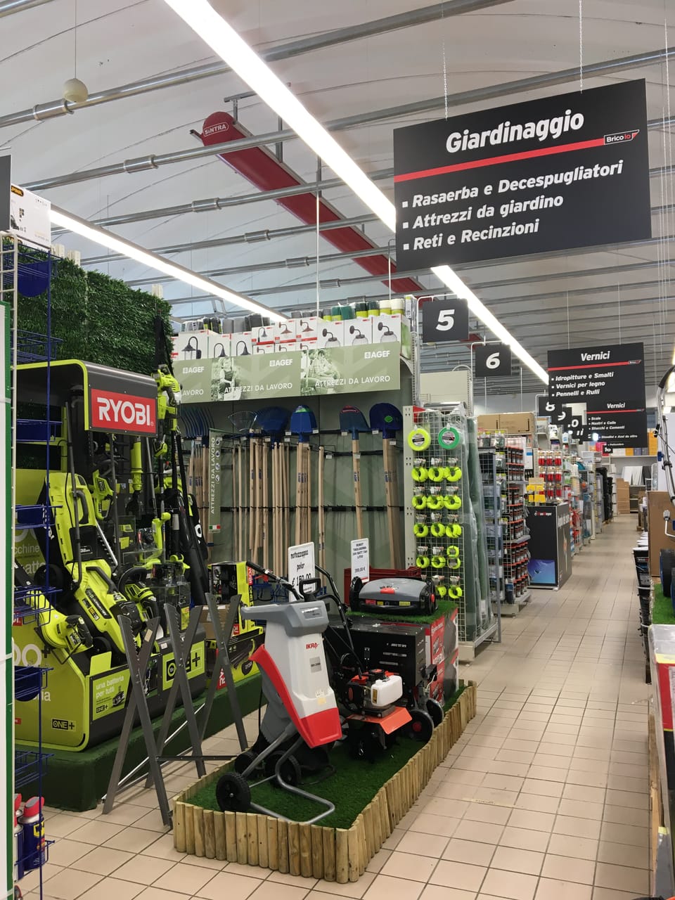 Brico io: restyling del negozio di Riccione 7