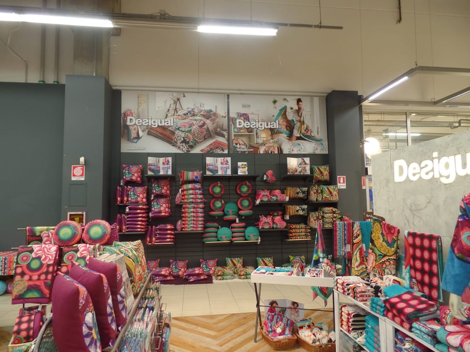 Mercatone Uno: partnership con Desigual 3