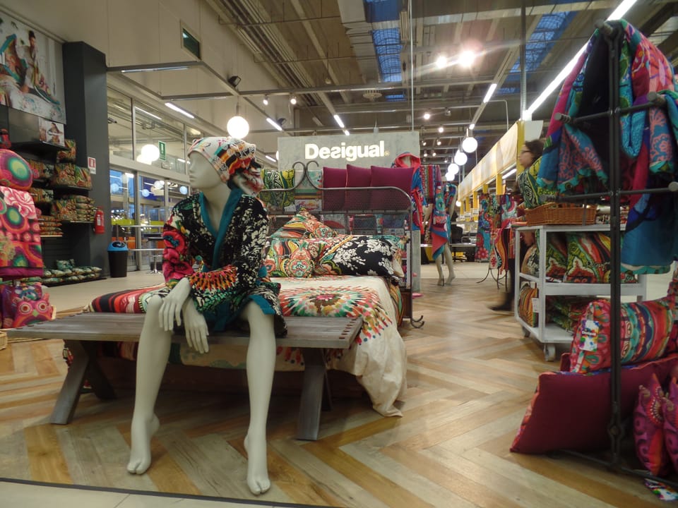 Mercatone Uno: partnership con Desigual 6
