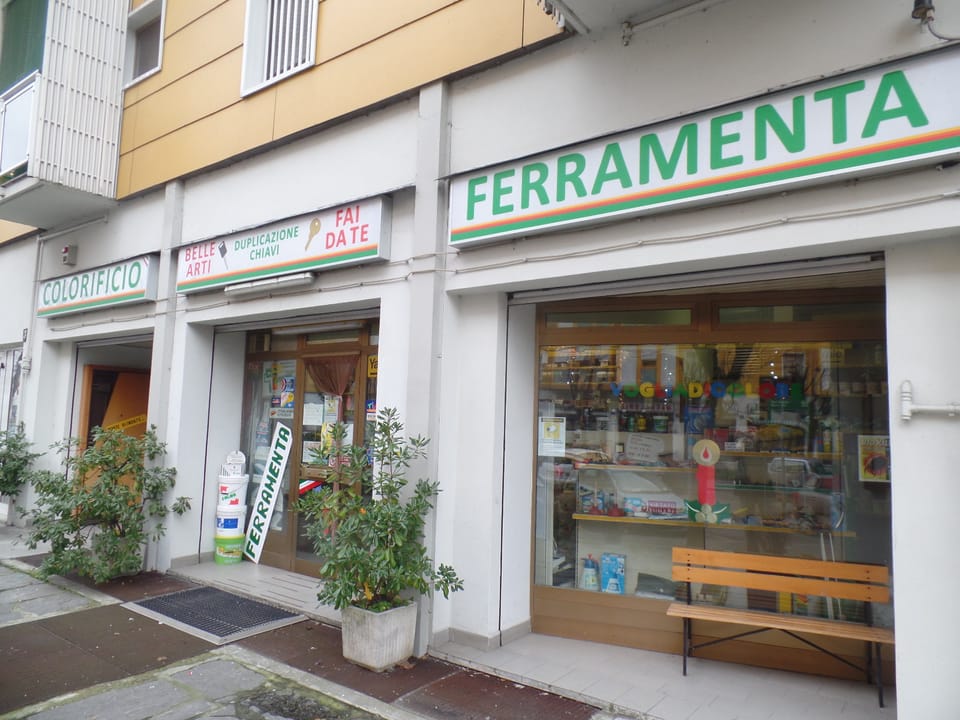A.A.A. vendesi colorificio! 9