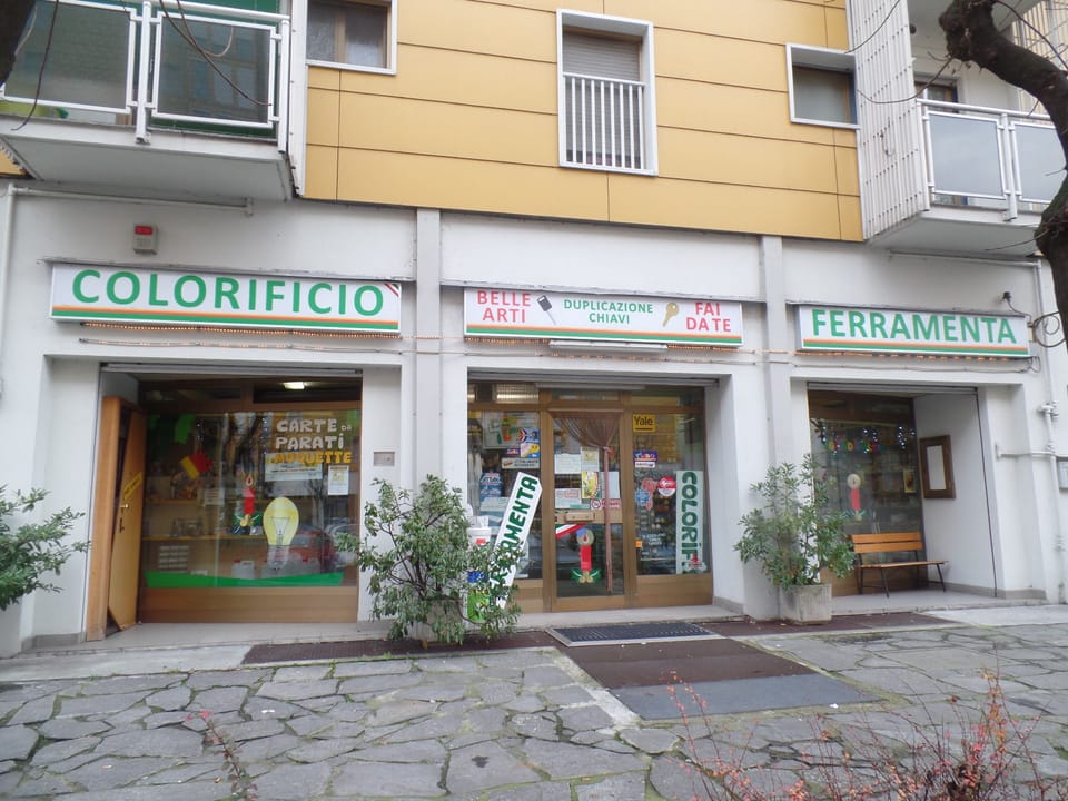 A.A.A. vendesi colorificio! 10