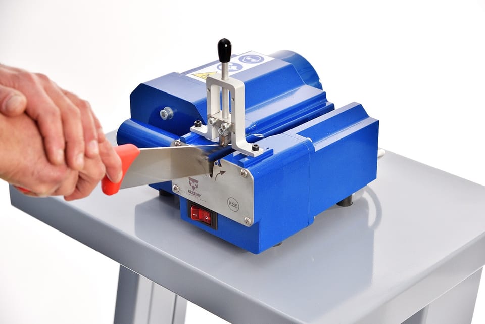 Macchine affilatrici professionali per coltelli e forbici  4