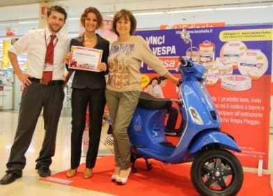 Tesa regala una Vespa 4