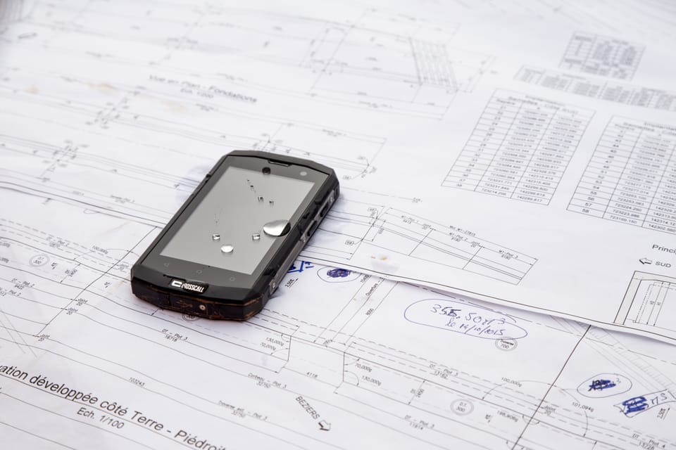 Telefoni indistruttibili per l’artigiano! 5