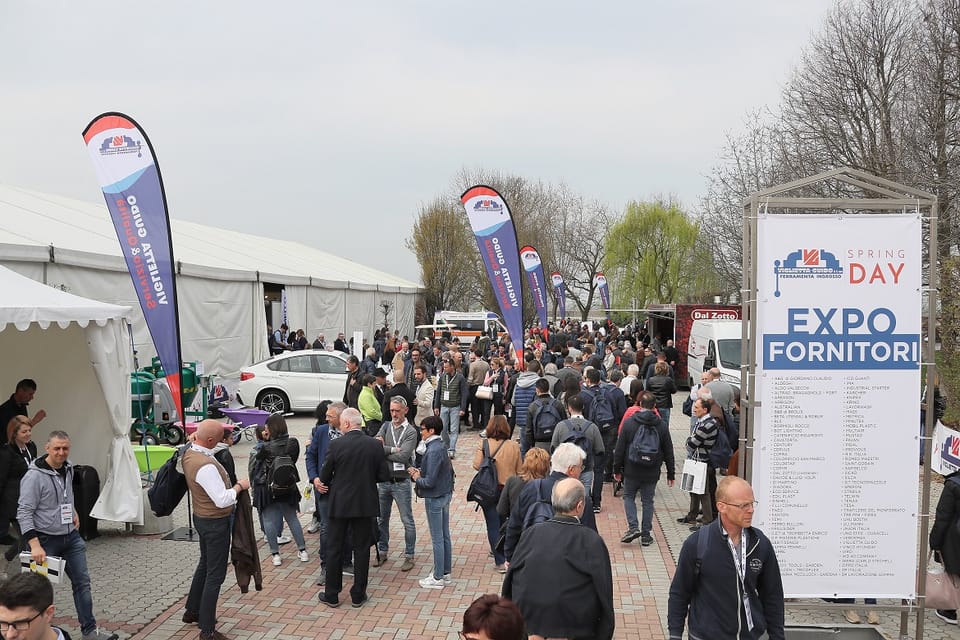 Guido Viglietta ringrazia i partecipanti allo Spring Day 12